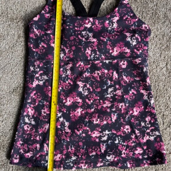 Rese racerback black and pink flower workout top with built in bra M - Picture 6 of 8